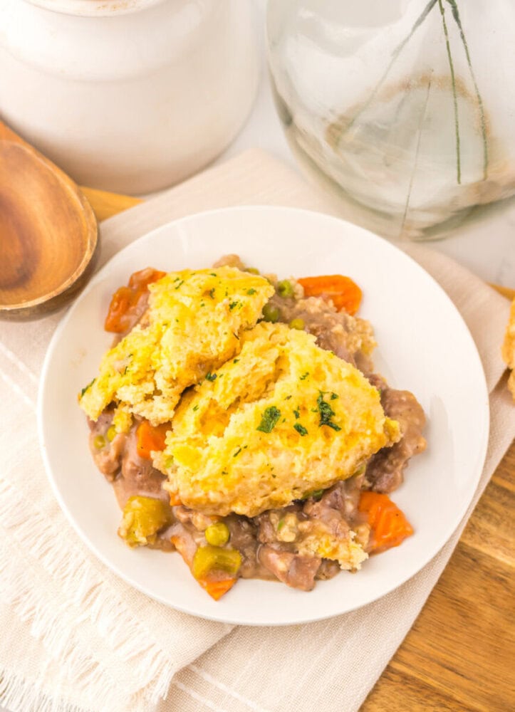 Slow Cooker Cheddar Bay Beef Pot Pie